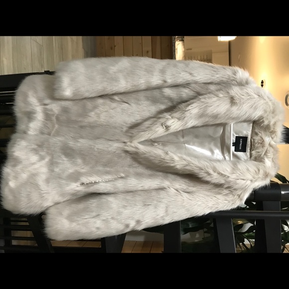Express Fur Coat - Picture 3 of 4